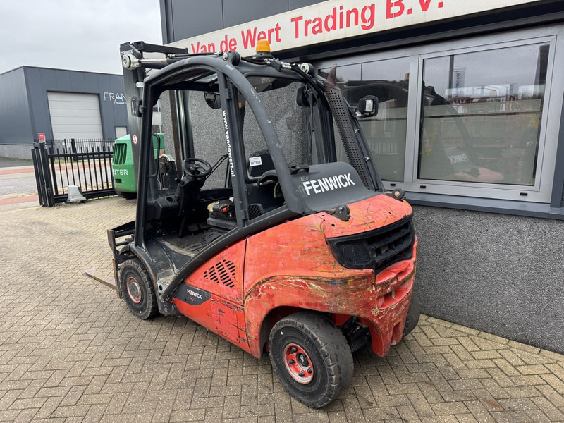 Linde H25T-02 Triplo 550 Freelift / Sideshift / Vorkversteller LPG 2013 - LPG forklift: picture 4 Linde H25T-02 Triplo 550 Freelift / Sideshift / Vorkversteller LPG 2013 - LPG forklift: picture 4