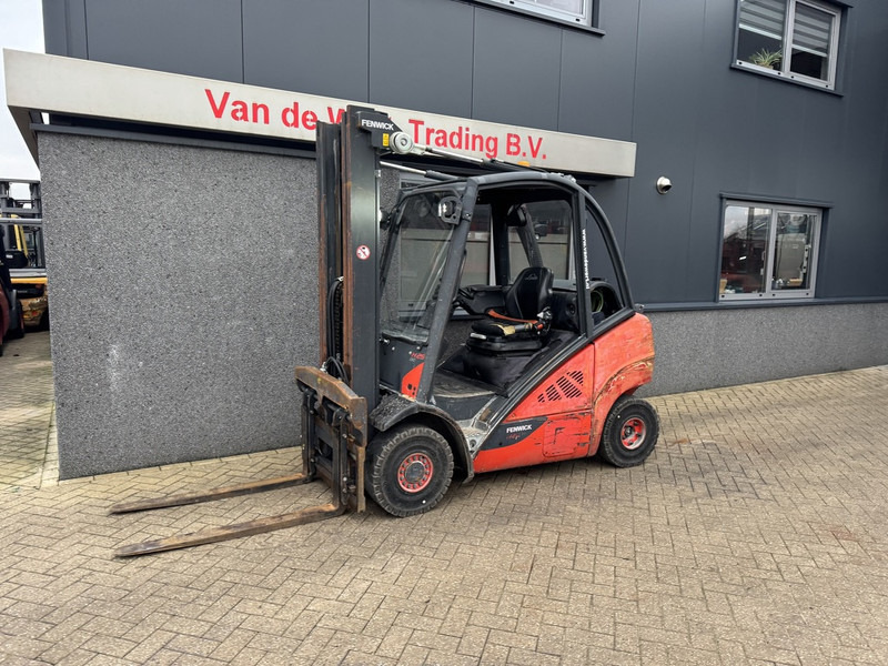 Linde H25T-02 Triplo 550 Freelift / Sideshift / Vorkversteller LPG 2013 - LPG forklift: picture 2 Linde H25T-02 Triplo 550 Freelift / Sideshift / Vorkversteller LPG 2013 - LPG forklift: picture 2