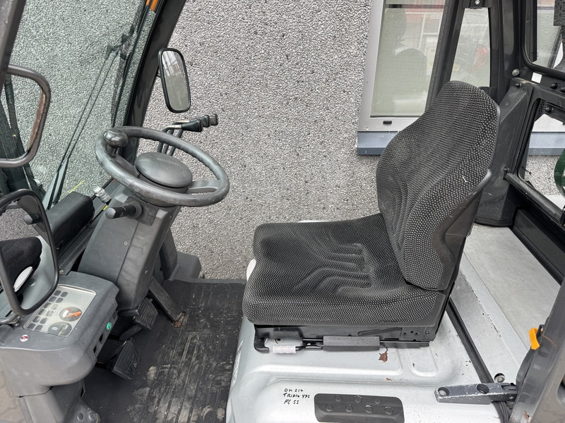 LPG forklift Nissan UD02A25PQ Triplo 475 Freelift/Sideshift LPG 2005: picture 9