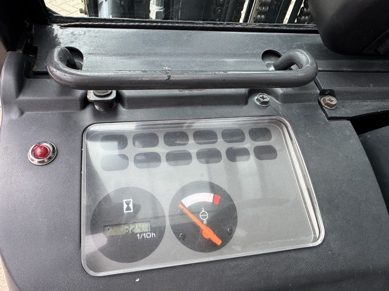LPG forklift Nissan UD02A25PQ Triplo 475 Freelift/Sideshift LPG 2005: picture 11