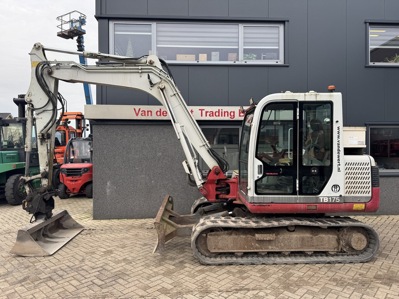Takeuchi TB175 Graafmachine Rups 2008 Yanmar Diesel inclusief 5 bakken + palletvork - Crawler excavator: picture 1 Takeuchi TB175 Graafmachine Rups 2008 Yanmar Diesel inclusief 5 bakken + palletvork - Crawler excavator: picture 1