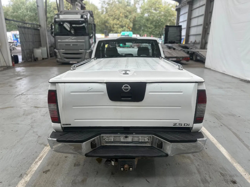 Nissan Navara 2.5 Di / EURO 3 - Car: picture 4 Nissan Navara 2.5 Di / EURO 3 - Car: picture 4