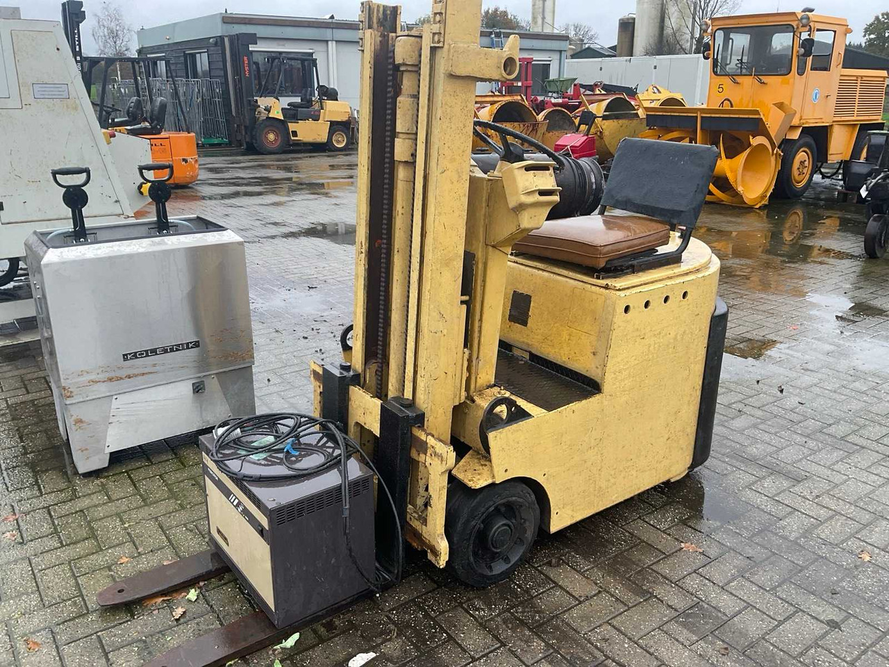 1976 STEEL MULI ELECTRIC FORKLIFT - Forklift: picture 1 1976 STEEL MULI ELECTRIC FORKLIFT - Forklift: picture 1