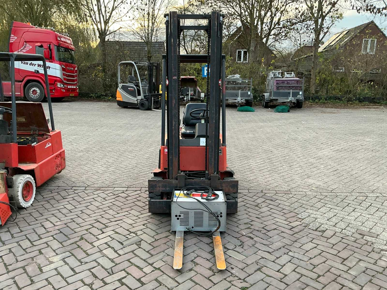 1991 LINDE E15 FORKLIFT - Forklift: picture 2 1991 LINDE E15 FORKLIFT - Forklift: picture 2