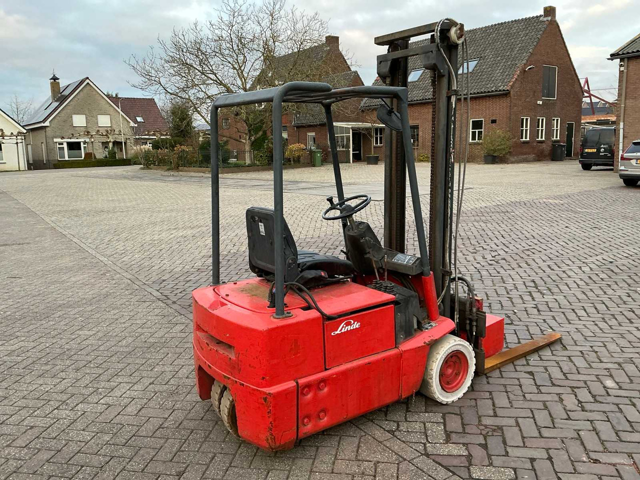 1991 LINDE E15 FORKLIFT - Forklift: picture 4 1991 LINDE E15 FORKLIFT - Forklift: picture 4