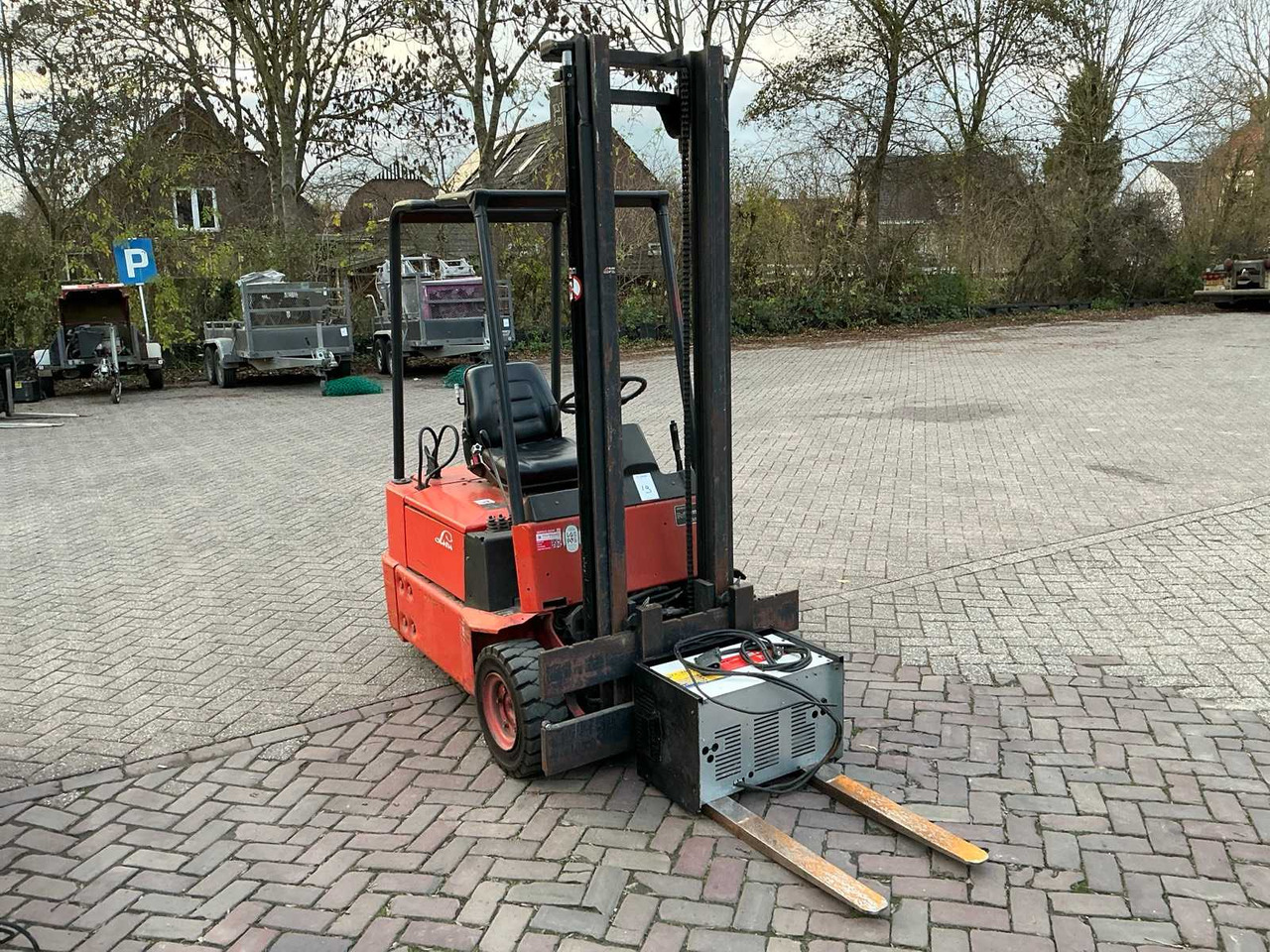 1991 LINDE E15 FORKLIFT - Forklift: picture 3 1991 LINDE E15 FORKLIFT - Forklift: picture 3