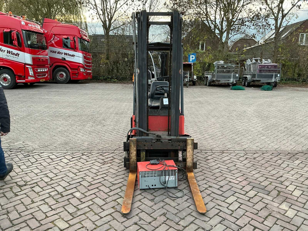 1991 LINDE E15 FORKLIFT - Forklift: picture 2 1991 LINDE E15 FORKLIFT - Forklift: picture 2