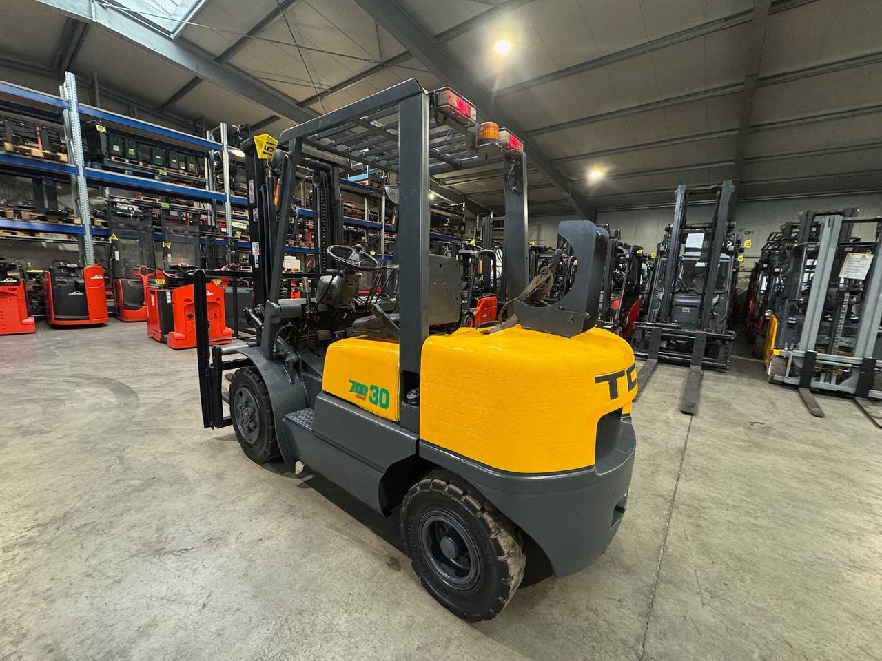 1992 SERVICE IN 415 HOURS TCM FG30N5 3,000KG GAS FORKLIFT FORKLIFT NISSAN ENGINE - Forklift: picture 4 1992 SERVICE IN 415 HOURS TCM FG30N5 3,000KG GAS FORKLIFT FORKLIFT NISSAN ENGINE - Forklift: picture 4