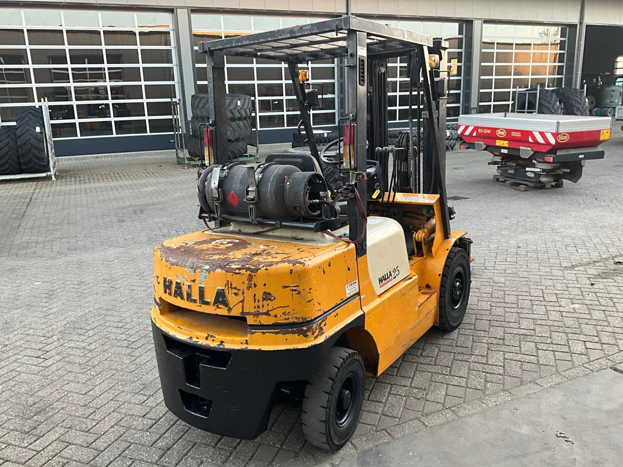 1999 HALLA HLF25 FORKLIFT - Forklift: picture 3 1999 HALLA HLF25 FORKLIFT - Forklift: picture 3
