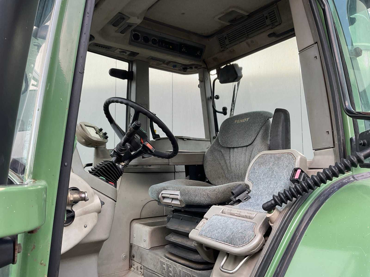 Farm tractor 2000 FENDT VARIO 712 ALL-WHEEL DRIVE FARM TRACTOR: picture 20 Farm tractor 2000 FENDT VARIO 712 ALL-WHEEL DRIVE FARM TRACTOR: picture 20