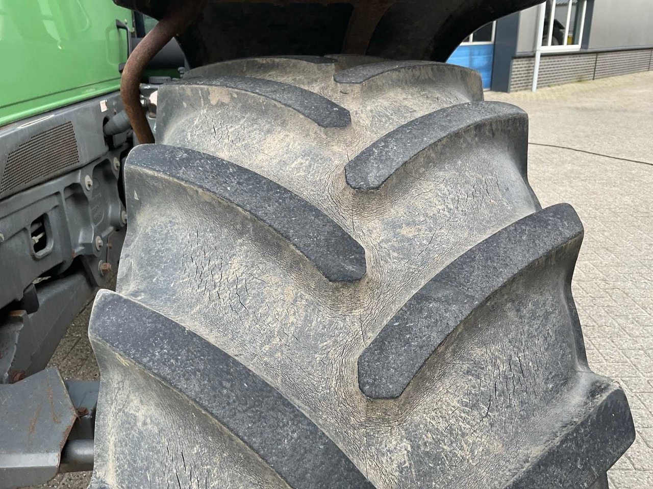 Farm tractor 2000 FENDT VARIO 712 ALL-WHEEL DRIVE FARM TRACTOR: picture 11 Farm tractor 2000 FENDT VARIO 712 ALL-WHEEL DRIVE FARM TRACTOR: picture 11