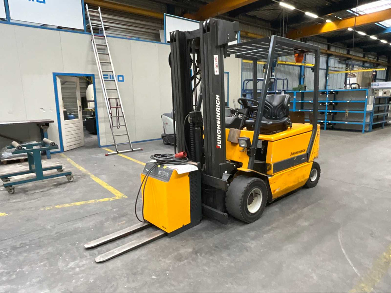2001 JUNGHEINRICH EFG-VAC 30 G115-500DZ FORKLIFT - Forklift: picture 1 2001 JUNGHEINRICH EFG-VAC 30 G115-500DZ FORKLIFT - Forklift: picture 1