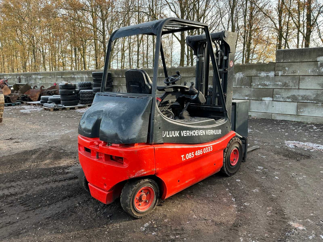 2001 LINDE E25-02 FORKLIFT - Forklift: picture 5 2001 LINDE E25-02 FORKLIFT - Forklift: picture 5