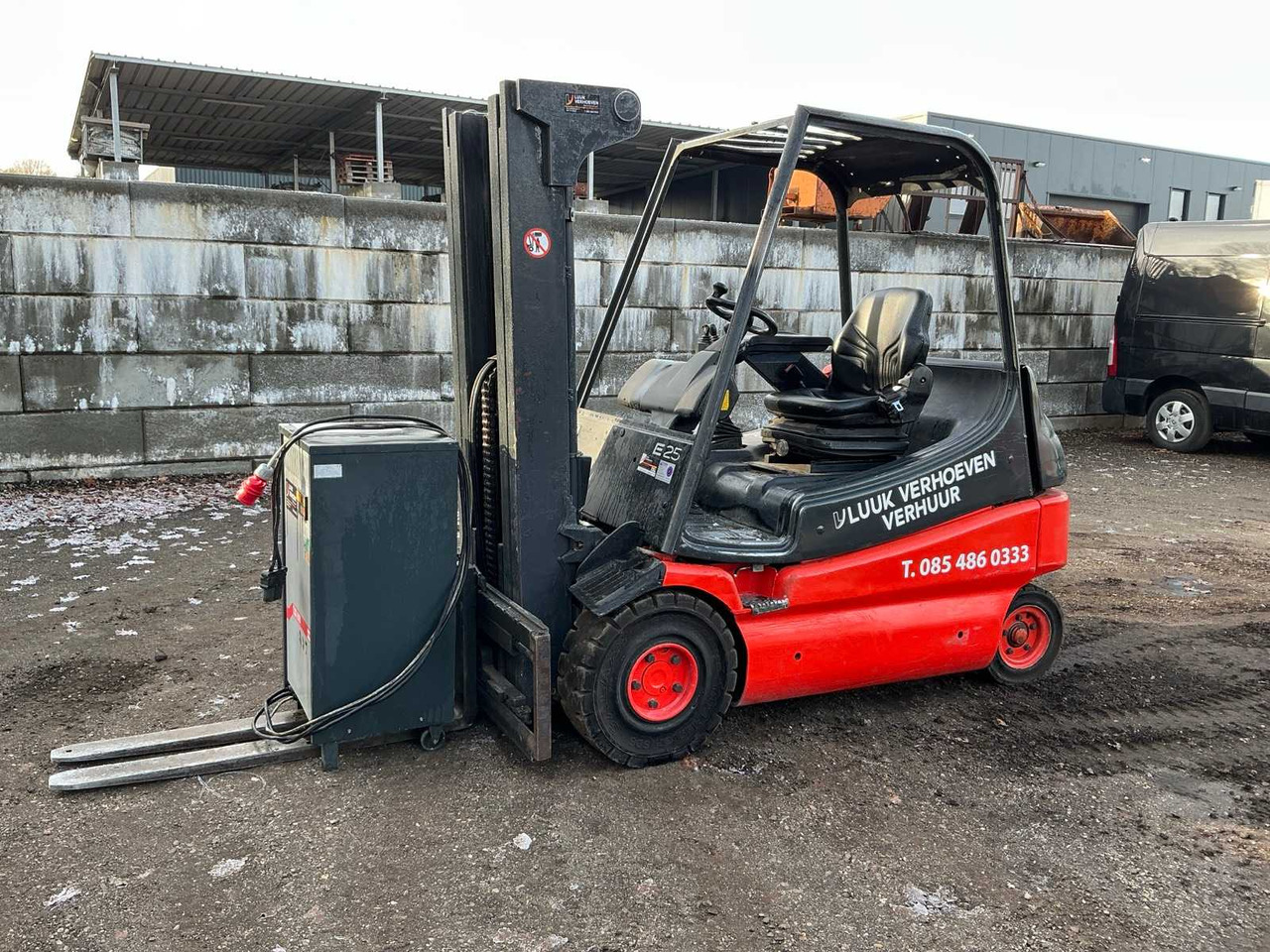 2001 LINDE E25-02 FORKLIFT - Forklift: picture 1 2001 LINDE E25-02 FORKLIFT - Forklift: picture 1