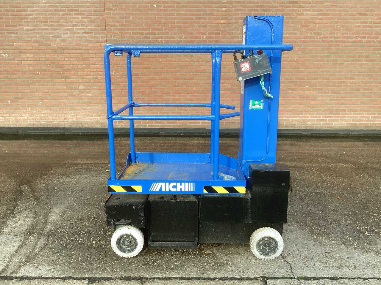 2006 AICHI SV04B AERIAL PLATFORM - Aerial platform: picture 2 2006 AICHI SV04B AERIAL PLATFORM - Aerial platform: picture 2