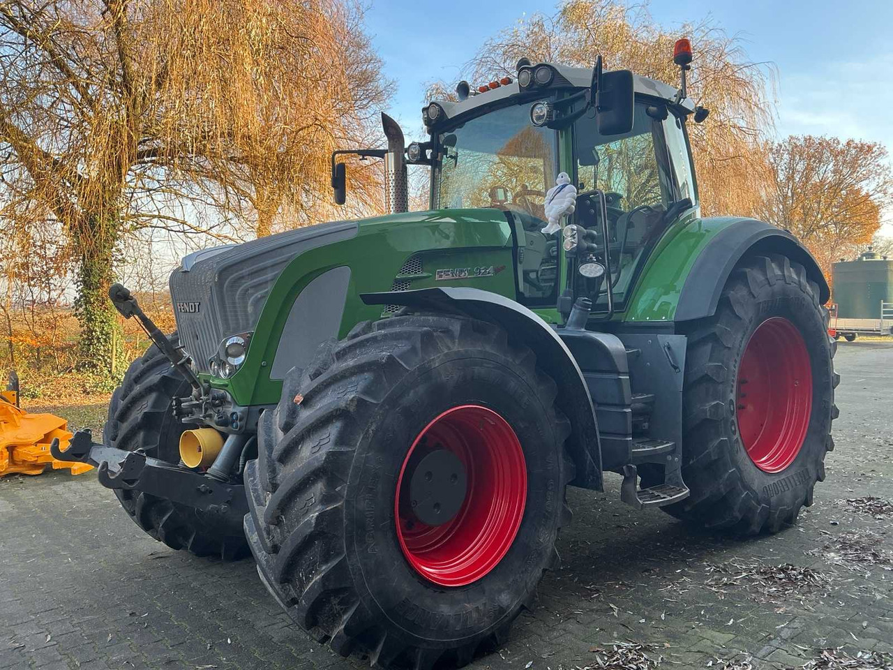 2008 FENDT 924 VARIO ALL-WHEEL DRIVE FARM TRACTOR - Farm tractor: picture 1 2008 FENDT 924 VARIO ALL-WHEEL DRIVE FARM TRACTOR - Farm tractor: picture 1
