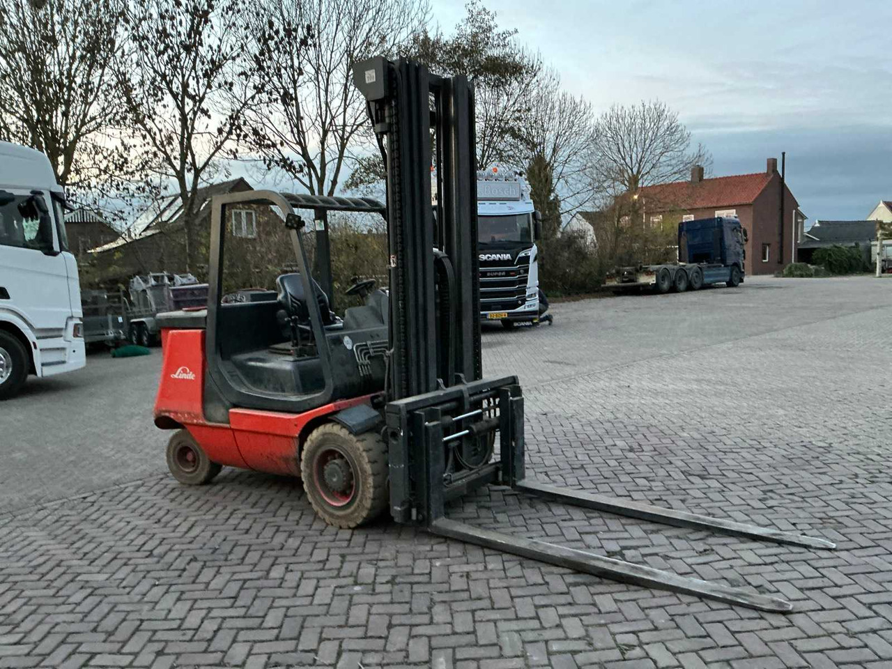 2009 LINDE E40 FORKLIFT - Forklift: picture 2 2009 LINDE E40 FORKLIFT - Forklift: picture 2
