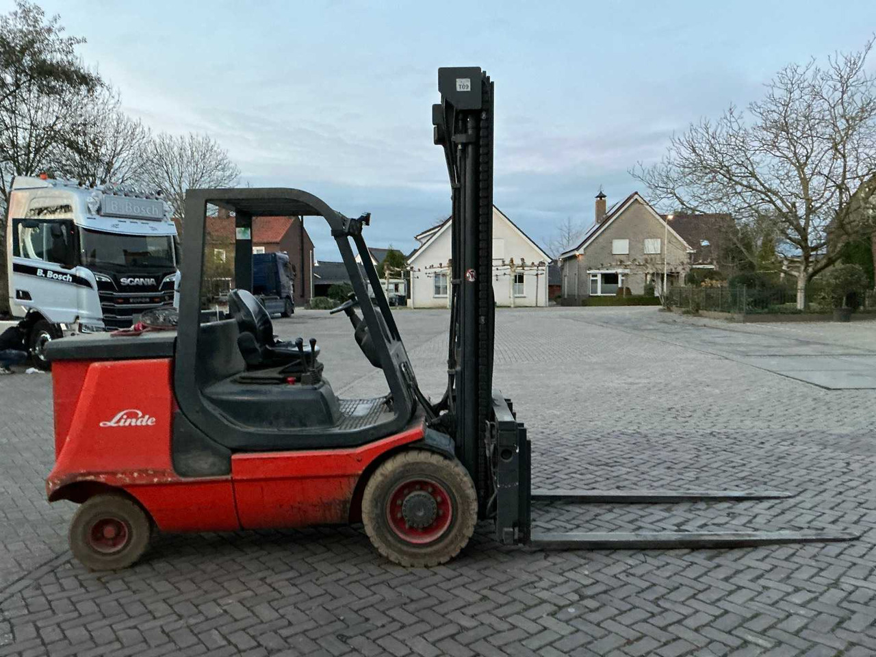2009 LINDE E40 FORKLIFT - Forklift: picture 3 2009 LINDE E40 FORKLIFT - Forklift: picture 3