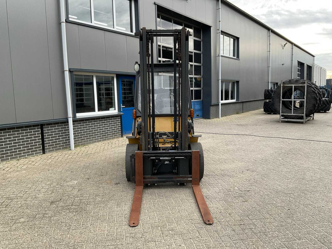 2013 CATERPILLAR DP40N FORKLIFT - Forklift: picture 2 2013 CATERPILLAR DP40N FORKLIFT - Forklift: picture 2