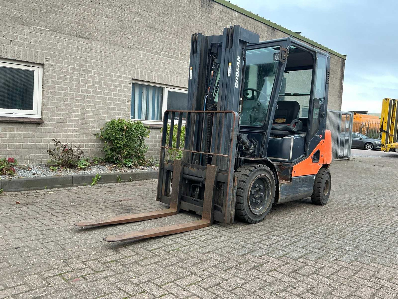 2013 DOOSAN D30S-5 FORKLIFT - Forklift: picture 1 2013 DOOSAN D30S-5 FORKLIFT - Forklift: picture 1