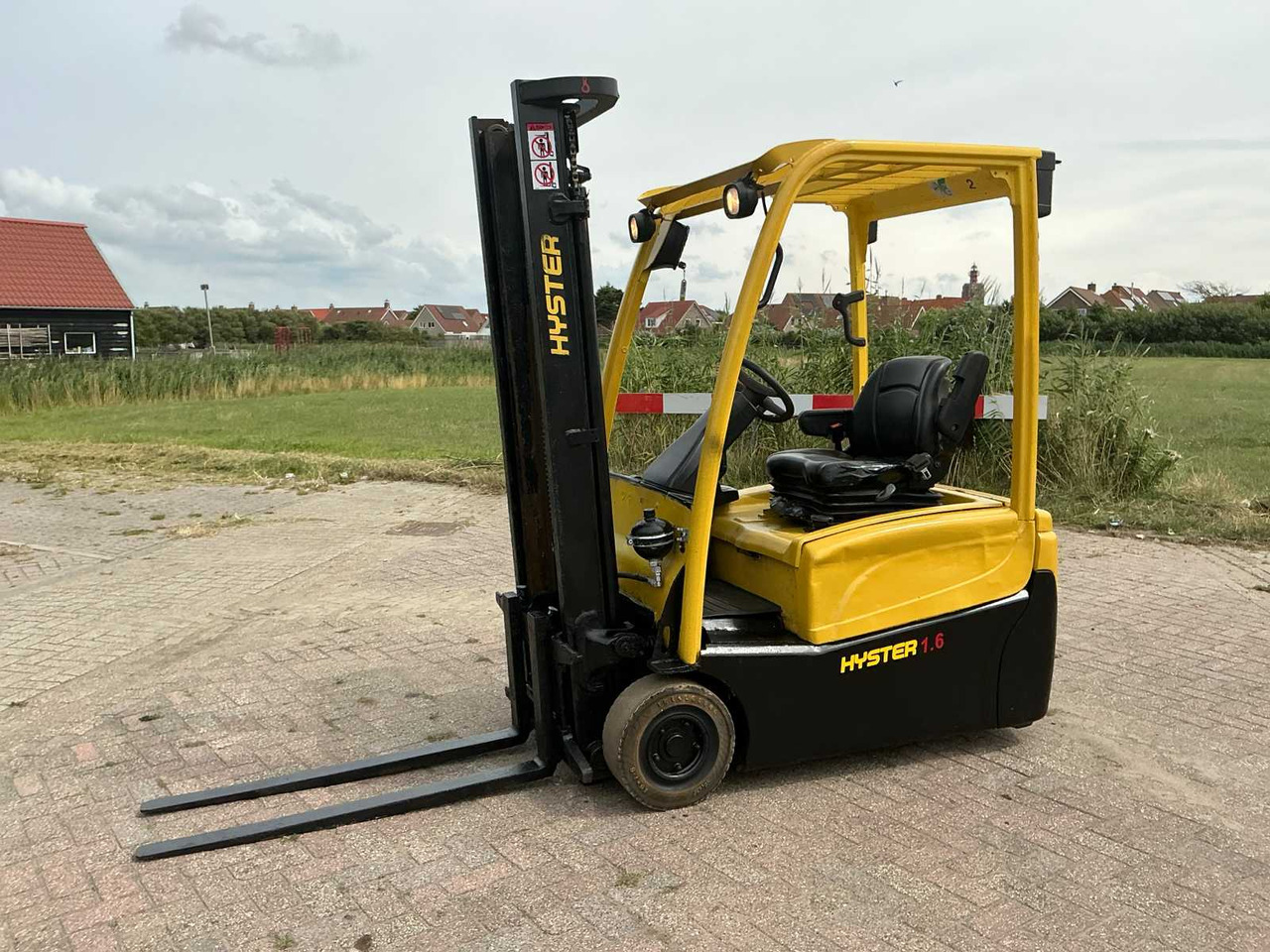 2016 HYSTER J16XNTMWB FORKLIFT - Forklift: picture 1 2016 HYSTER J16XNTMWB FORKLIFT - Forklift: picture 1