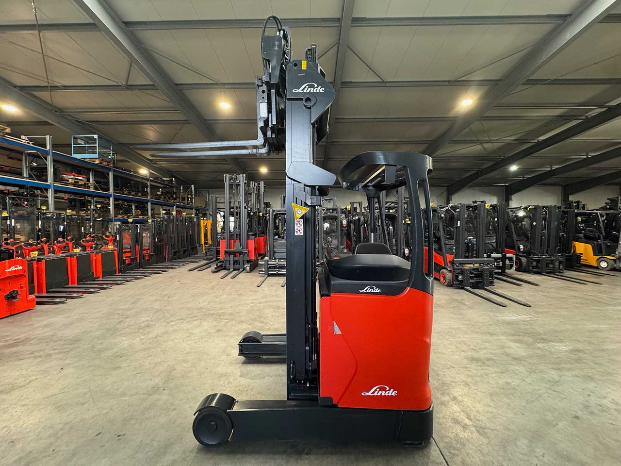 2017 LINDE R16 1.600KG TRIPLEX 700CM FORK ADJUSTER FORKLIFT ELECTRIC FORKLIFT REACH TRUCK - Forklift: picture 3 2017 LINDE R16 1.600KG TRIPLEX 700CM FORK ADJUSTER FORKLIFT ELECTRIC FORKLIFT REACH TRUCK - Forklift: picture 3