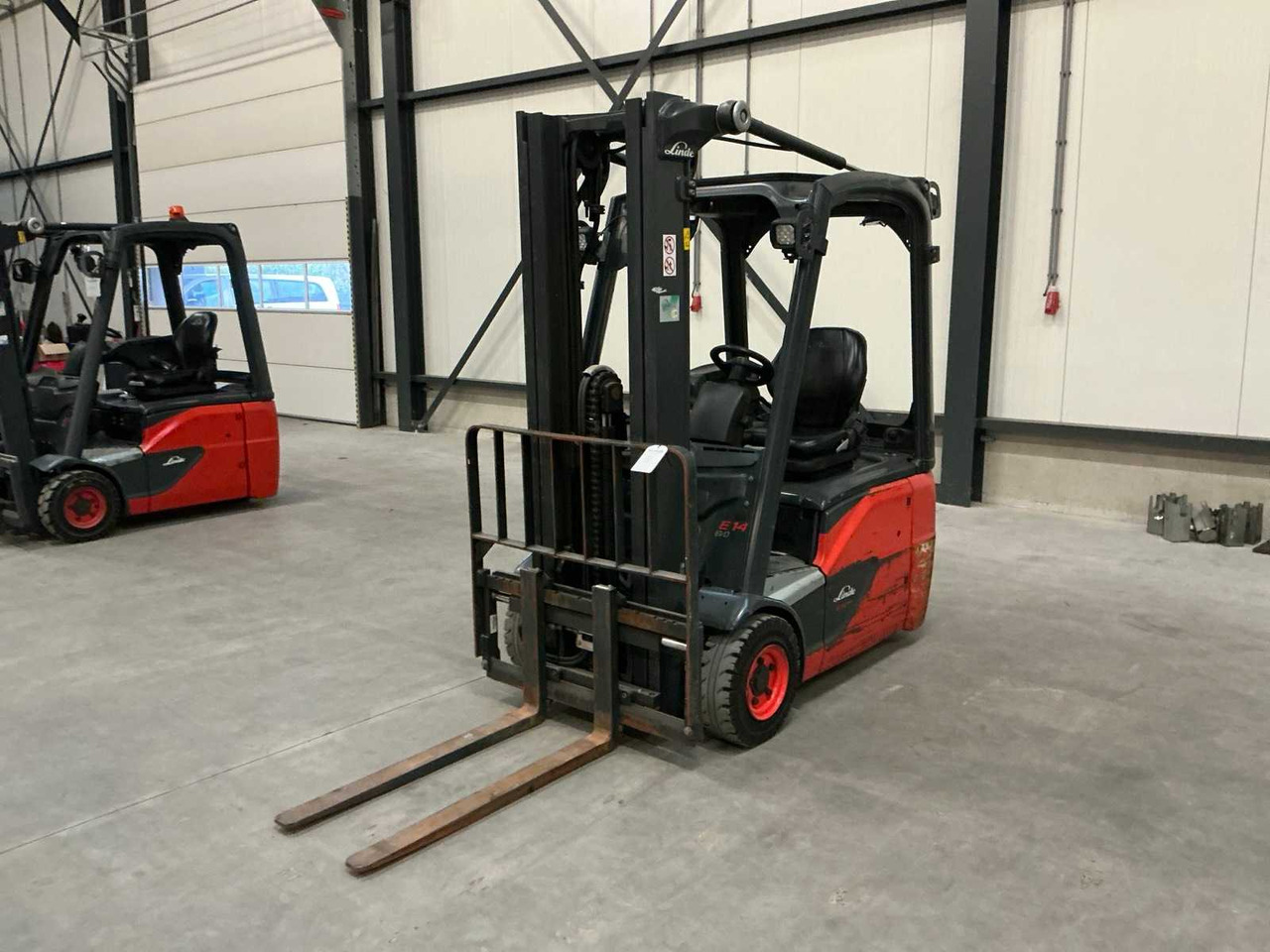 2018 LINDE E14-02 FORKLIFT - Forklift: picture 2 2018 LINDE E14-02 FORKLIFT - Forklift: picture 2
