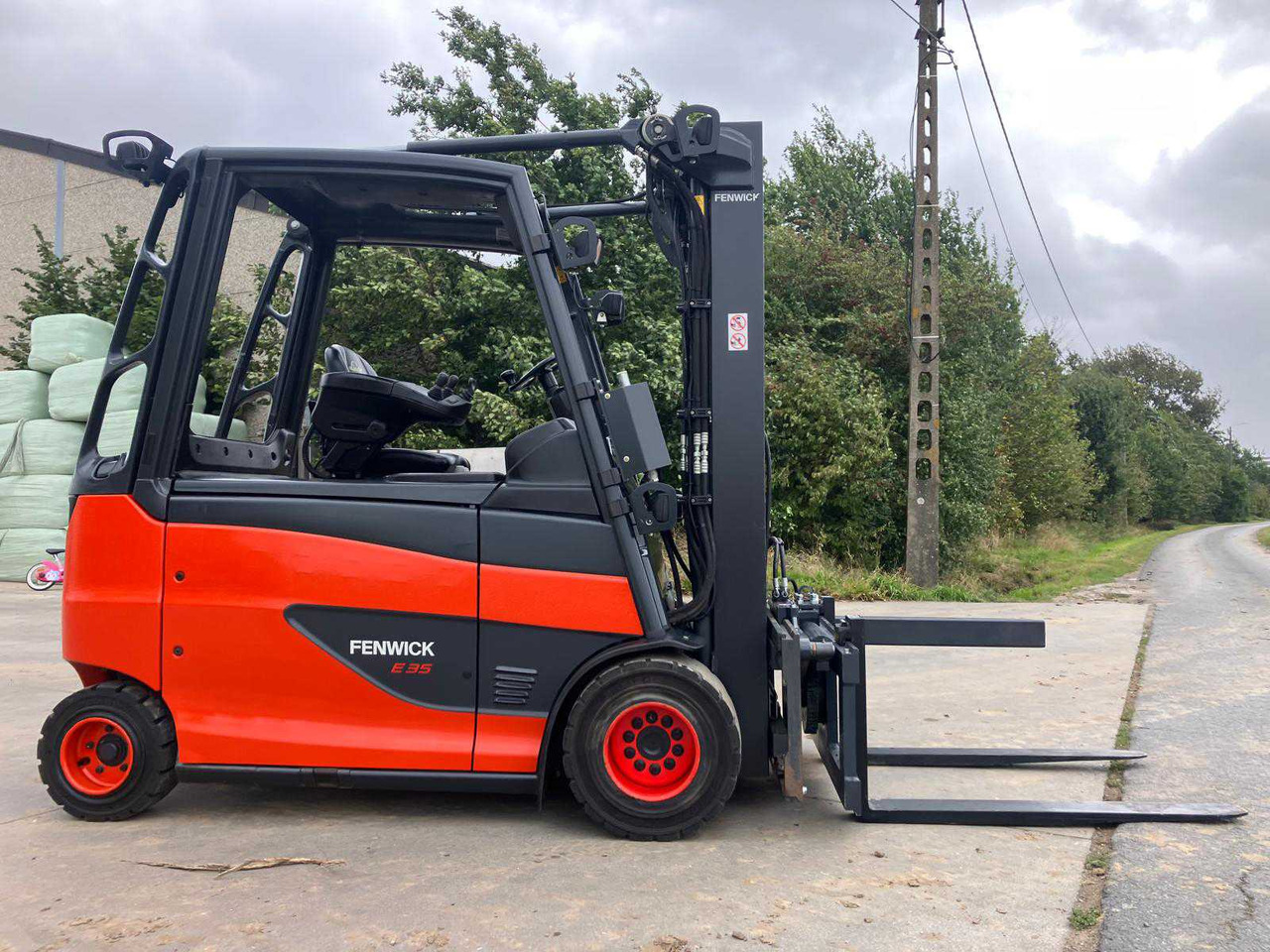 2018 LINDE E35 FORKLIFT - Forklift: picture 5 2018 LINDE E35 FORKLIFT - Forklift: picture 5