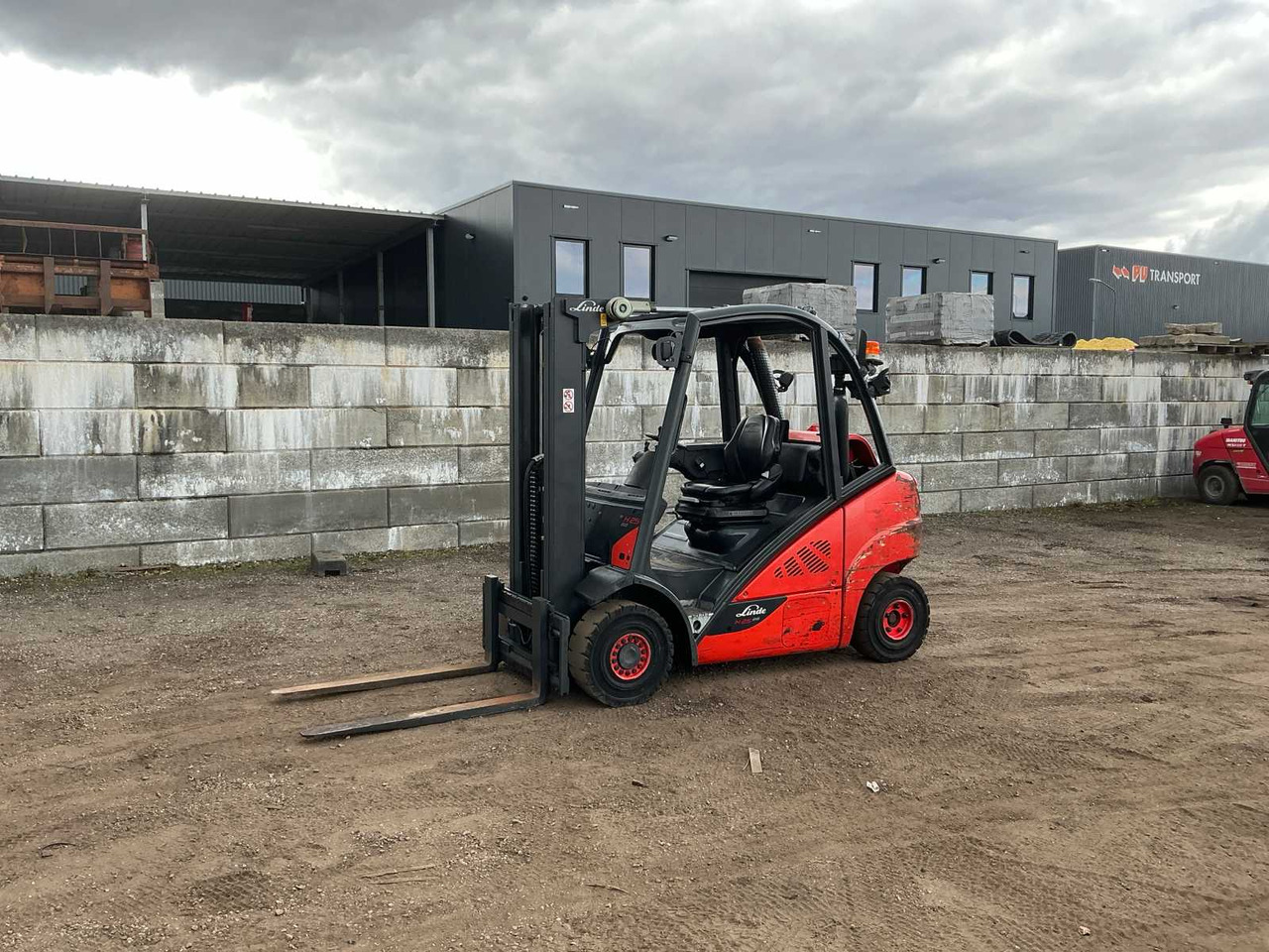 2018 LINDE H25 FORKLIFT - Forklift: picture 1 2018 LINDE H25 FORKLIFT - Forklift: picture 1