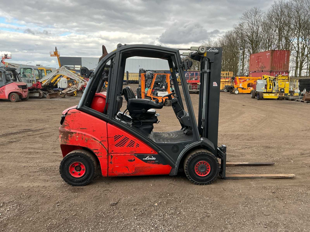 2018 LINDE H25 FORKLIFT - Forklift: picture 4 2018 LINDE H25 FORKLIFT - Forklift: picture 4