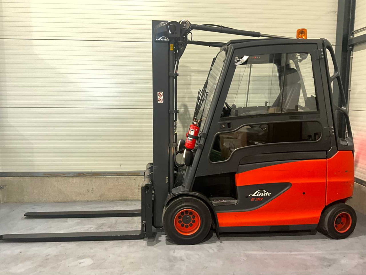 2019 LINDE E30HL-01/600 3000KG SPOON SHIFTER BATTERY 2022 FORKLIFT - Forklift: picture 2 2019 LINDE E30HL-01/600 3000KG SPOON SHIFTER BATTERY 2022 FORKLIFT - Forklift: picture 2