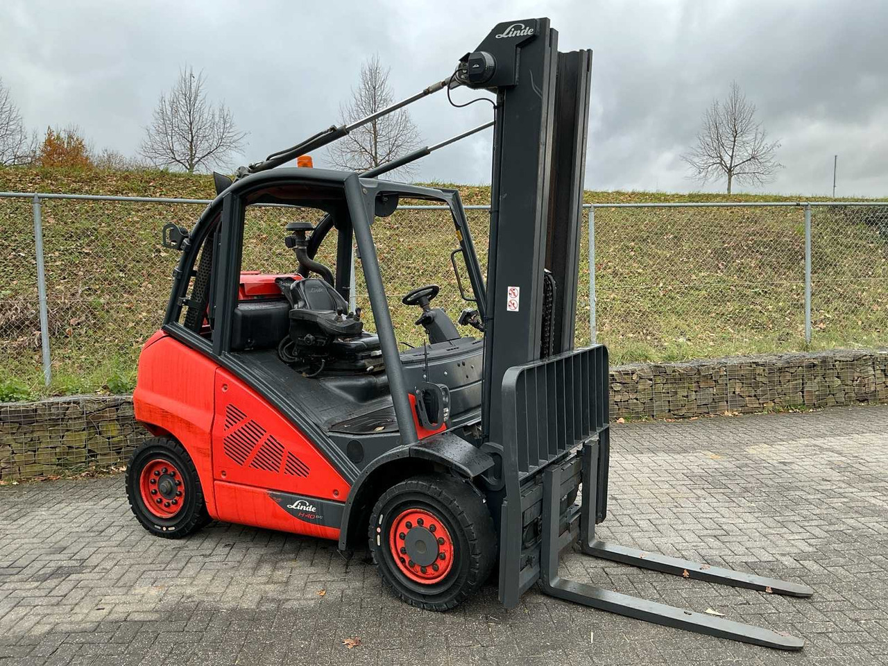 2019 LINDE H40T-02 FORKLIFT - Forklift: picture 4 2019 LINDE H40T-02 FORKLIFT - Forklift: picture 4