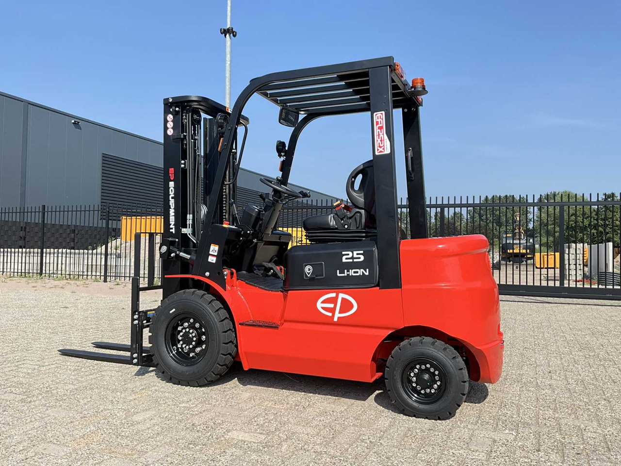 2025 EP EFL 252 XS FORKLIFT - Forklift: picture 3 2025 EP EFL 252 XS FORKLIFT - Forklift: picture 3