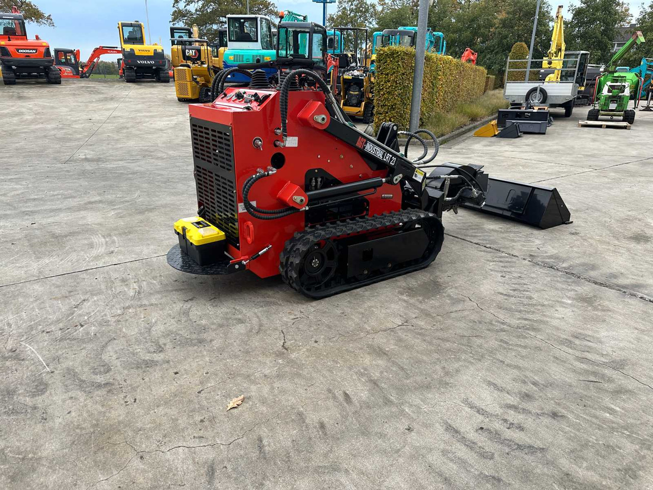 AGT - 2025 - LRT23 - TRACK LOADER WITH STUMP GRINDER - Compact track loader: picture 5 AGT - 2025 - LRT23 - TRACK LOADER WITH STUMP GRINDER - Compact track loader: picture 5