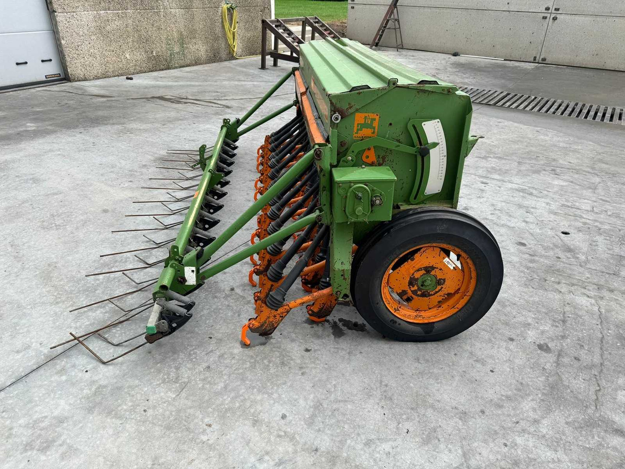 Amazone D8/30 SUPER - Precision sowing machine: picture 4 Amazone D8/30 SUPER - Precision sowing machine: picture 4