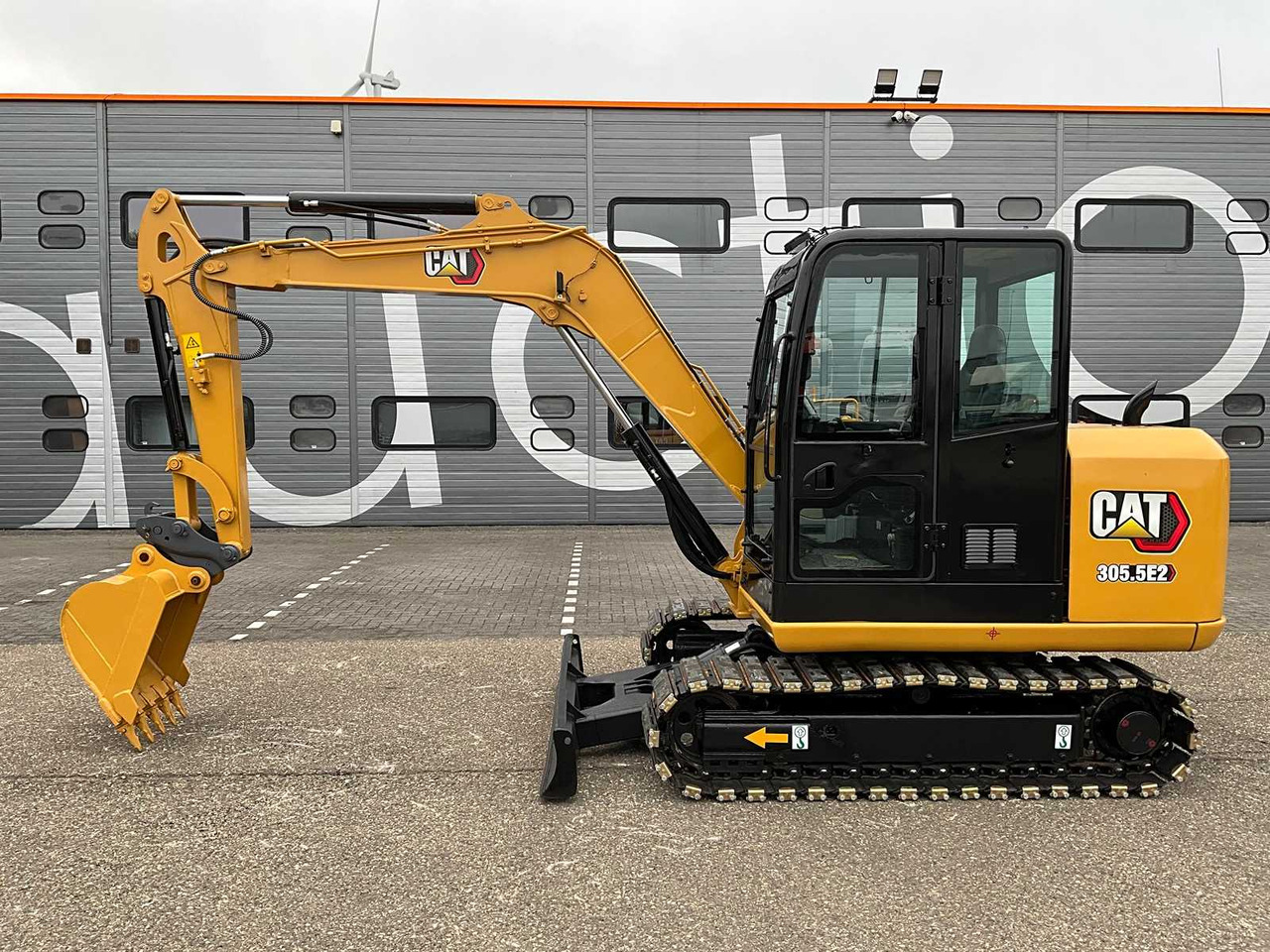 CAT 305.5E2 - Crawler excavator: picture 2 CAT 305.5E2 - Crawler excavator: picture 2