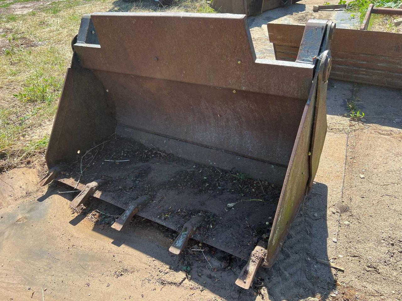 CAT - Excavator bucket: picture 1 CAT - Excavator bucket: picture 1