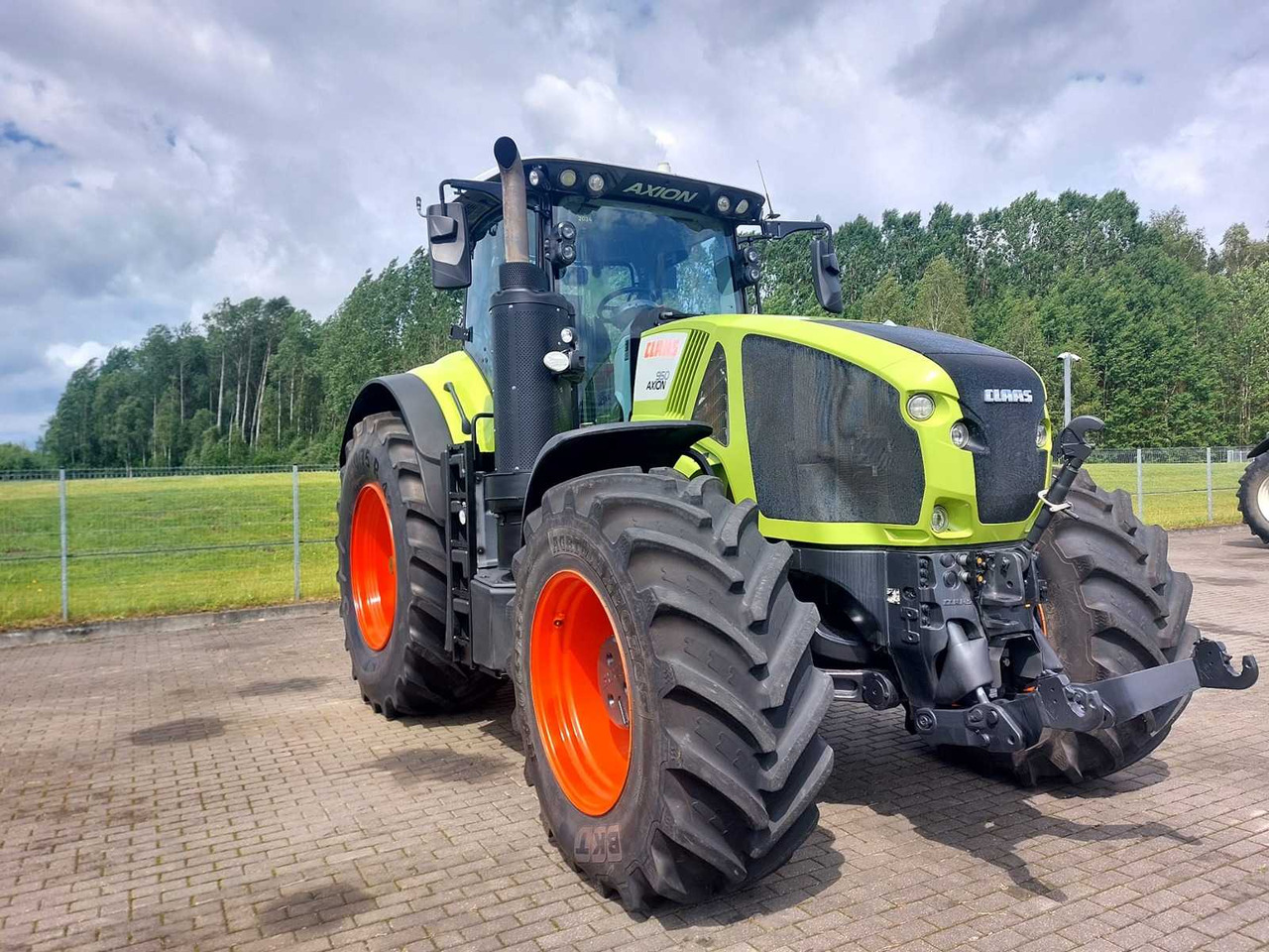 Claas AXION 950 - Farm tractor: picture 2 Claas AXION 950 - Farm tractor: picture 2