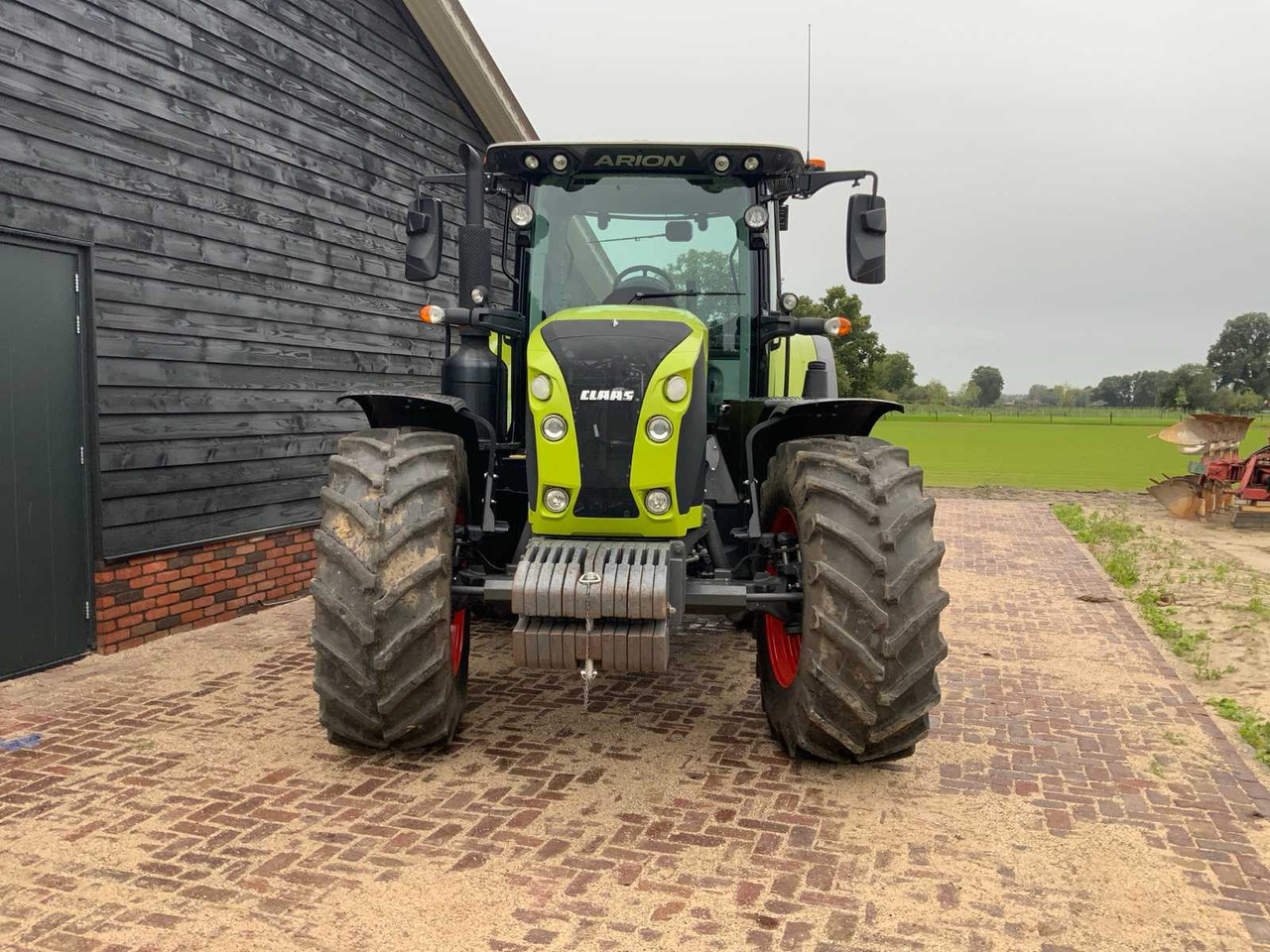 Claas Arion 650 - Farm tractor: picture 3 Claas Arion 650 - Farm tractor: picture 3