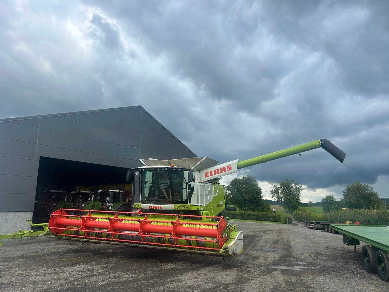 Claas Lexion 660 - Combine harvester: picture 2 Claas Lexion 660 - Combine harvester: picture 2