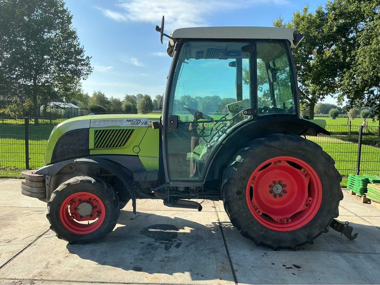 Claas Nectis237VE - Farm tractor: picture 3 Claas Nectis237VE - Farm tractor: picture 3