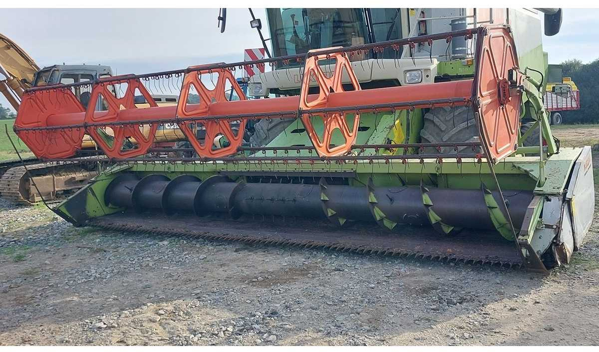 Claas V600 - Combine harvester: picture 1 Claas V600 - Combine harvester: picture 1