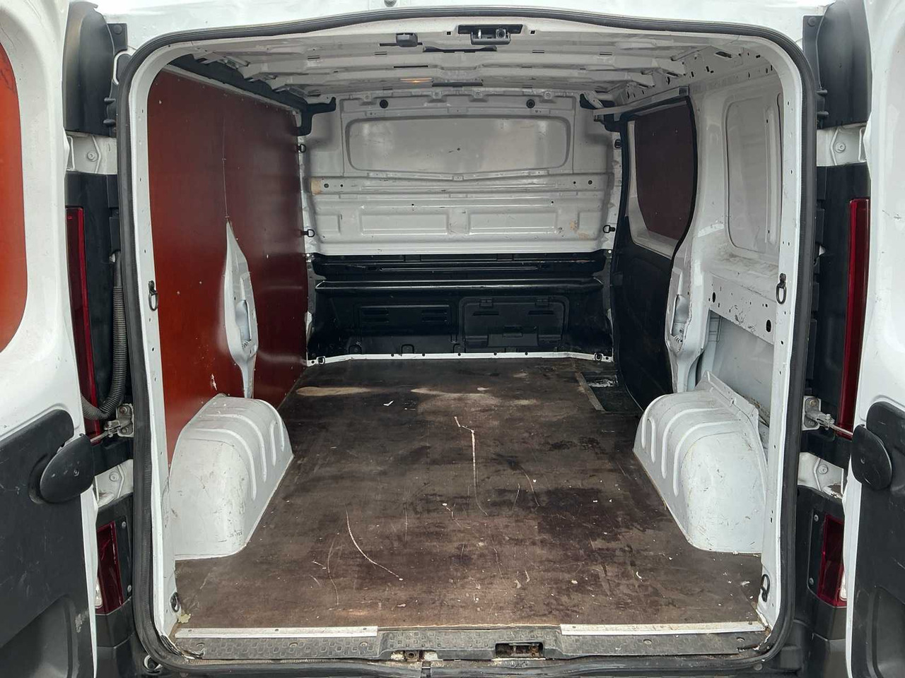 2016 - OPEL - VIVARO - 1.6 CDTI L1H1 SPORT - COMMERCIAL VEHICLE - Commercial truck: picture 5 2016 - OPEL - VIVARO - 1.6 CDTI L1H1 SPORT - COMMERCIAL VEHICLE - Commercial truck: picture 5