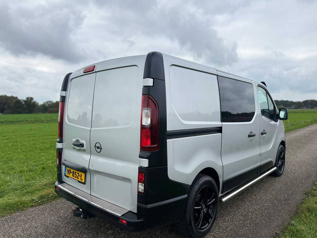 OPEL - VIVARO - 1.6 CDTI L1H1 ED. - VP-852-L - Commercial truck: picture 5 OPEL - VIVARO - 1.6 CDTI L1H1 ED. - VP-852-L - Commercial truck: picture 5