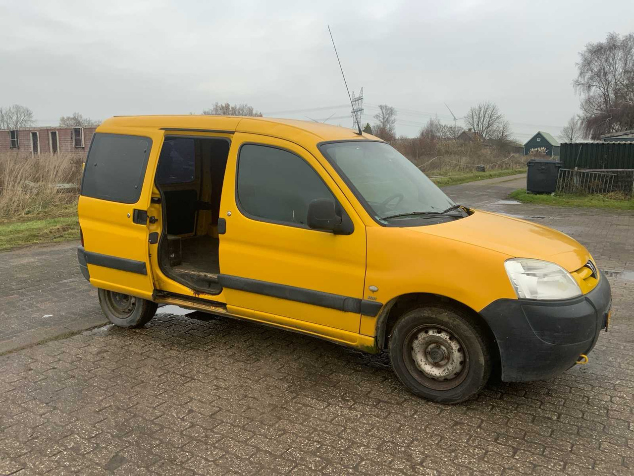 Commercial truck PEUGEOT PARTNER 190C 2.0 HDI COMMERCIAL VEHICLE: picture 17 Commercial truck PEUGEOT PARTNER 190C 2.0 HDI COMMERCIAL VEHICLE: picture 17