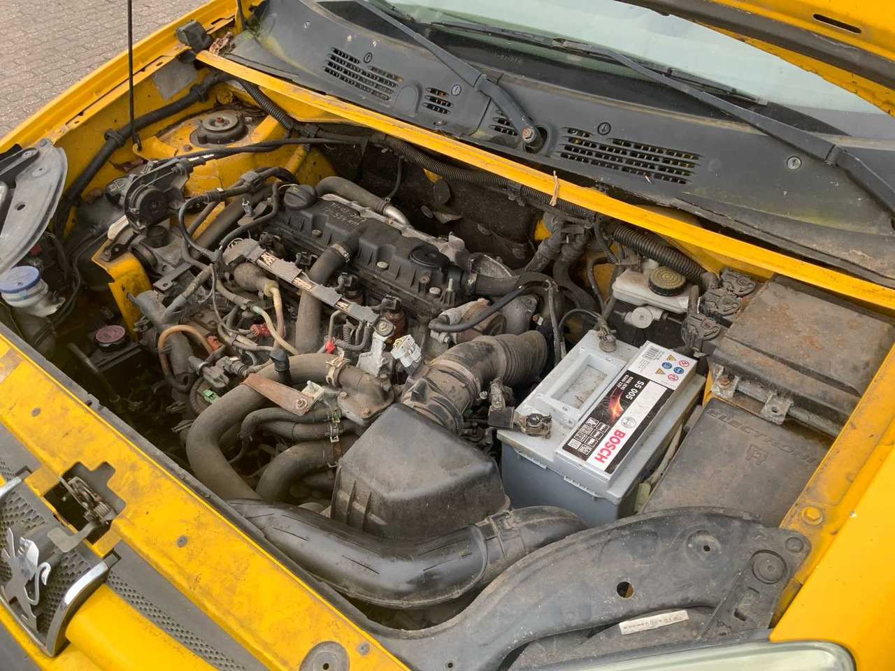 Commercial truck PEUGEOT PARTNER 190C 2.0 HDI COMMERCIAL VEHICLE: picture 30 Commercial truck PEUGEOT PARTNER 190C 2.0 HDI COMMERCIAL VEHICLE: picture 30