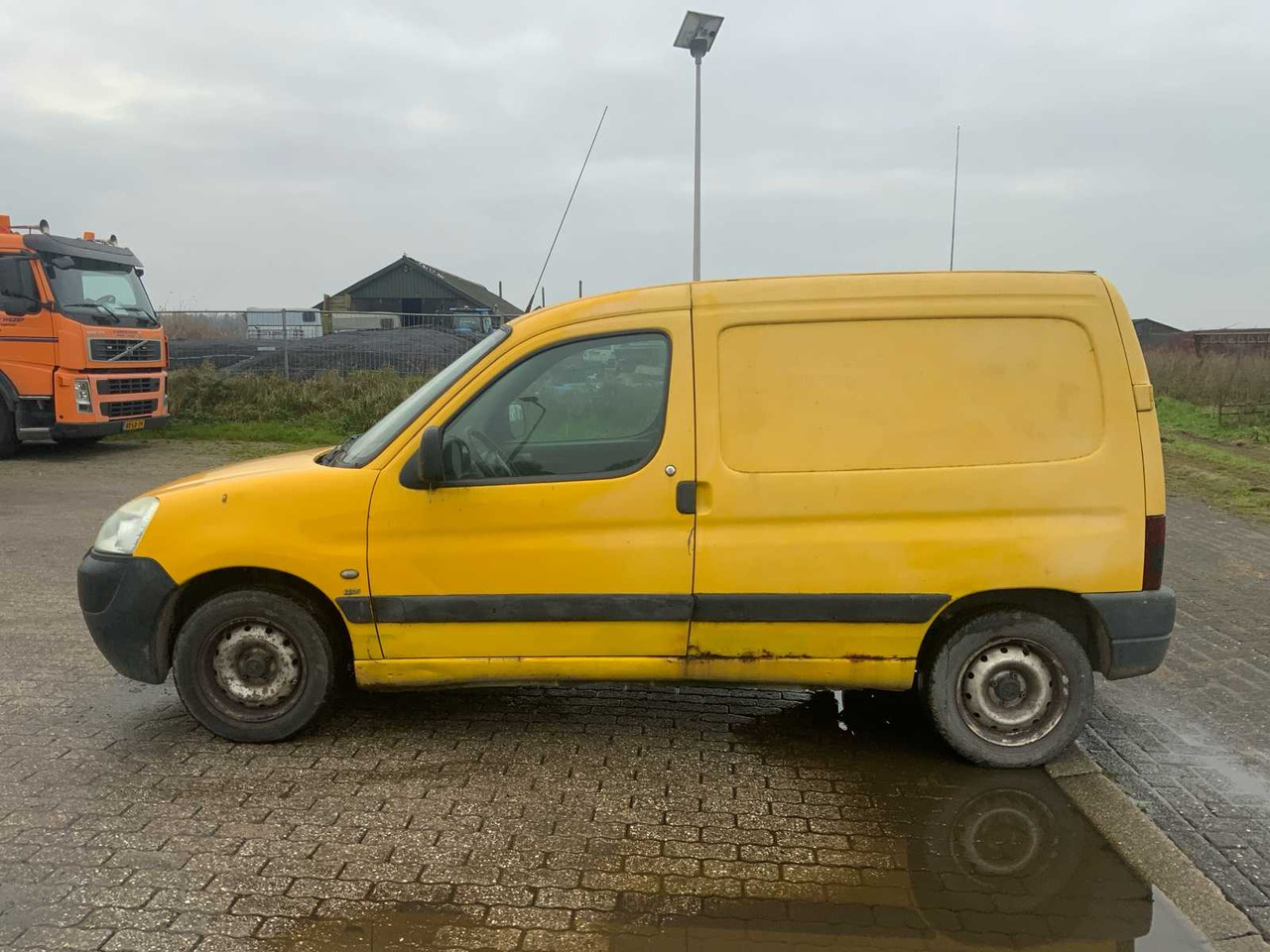 Commercial truck PEUGEOT PARTNER 190C 2.0 HDI COMMERCIAL VEHICLE: picture 8 Commercial truck PEUGEOT PARTNER 190C 2.0 HDI COMMERCIAL VEHICLE: picture 8