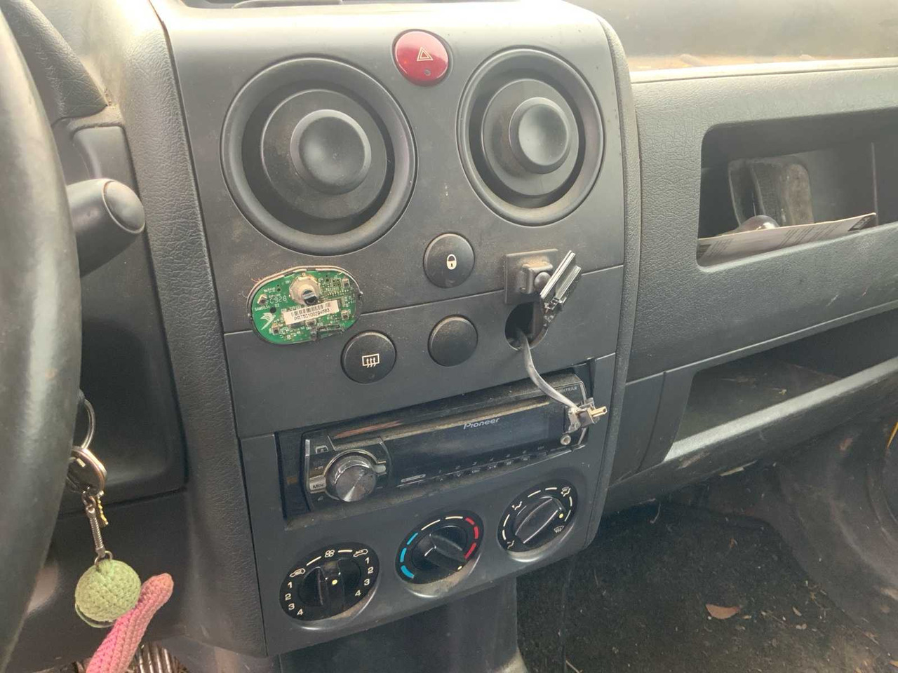 Commercial truck PEUGEOT PARTNER 190C 2.0 HDI COMMERCIAL VEHICLE: picture 24 Commercial truck PEUGEOT PARTNER 190C 2.0 HDI COMMERCIAL VEHICLE: picture 24