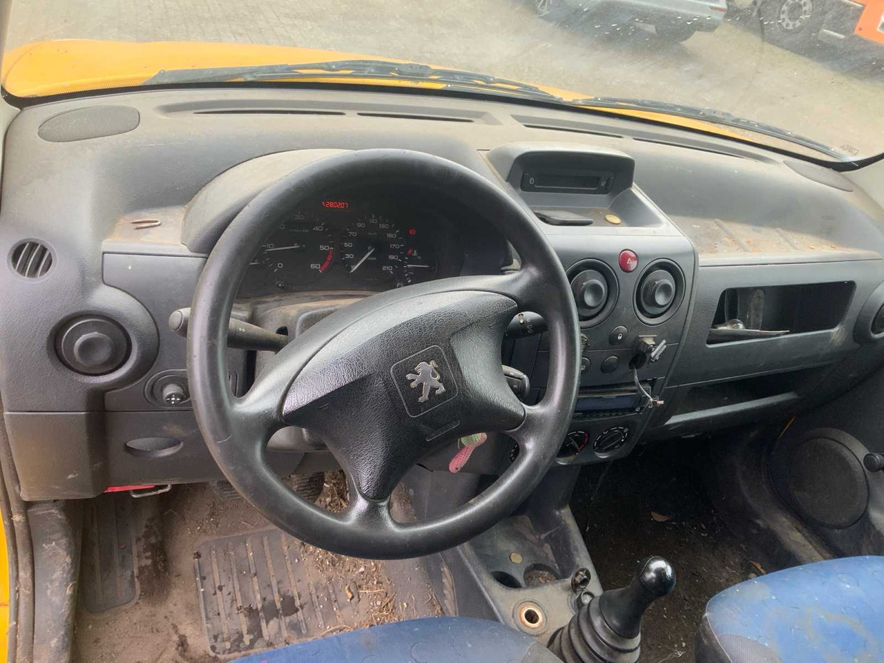 Commercial truck PEUGEOT PARTNER 190C 2.0 HDI COMMERCIAL VEHICLE: picture 22 Commercial truck PEUGEOT PARTNER 190C 2.0 HDI COMMERCIAL VEHICLE: picture 22