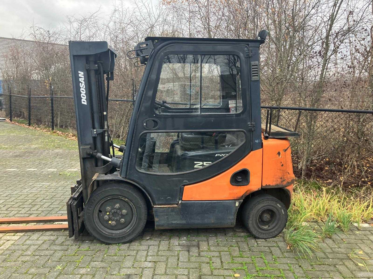 DOOSAN - D25S-5 - FORKLIFT - Forklift: picture 1 DOOSAN - D25S-5 - FORKLIFT - Forklift: picture 1